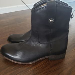 NEW without box Frye Melissa Button short boots